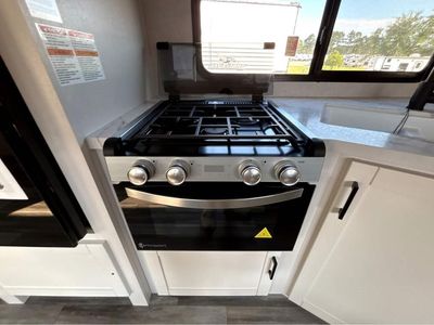 2026 JAYCO JAY FLIGHT SLX - Photo 13