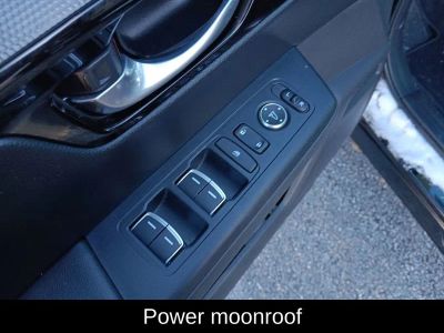2023 Honda CR-V Hybrid Sport Touring — photo 13 view