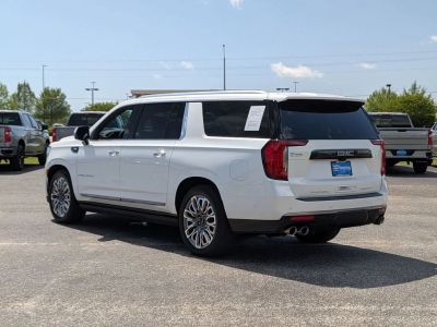 2024 GMC Yukon XL - Photo 3