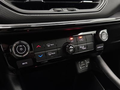2022 Jeep Compass - Photo 14