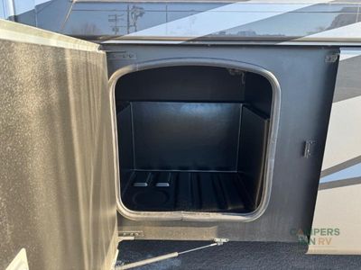 2025 Thor Motor Coach Inception - Photo 11