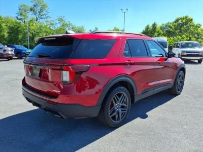 2025 Ford Explorer — detail view