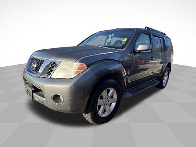 2008 Nissan Pathfinder SE in Gray — front three-quarter view