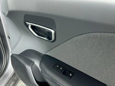 2025 Kia K4 — photo 32 view