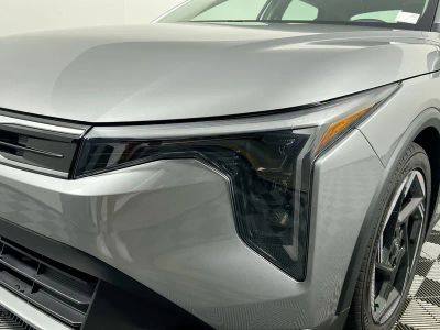 2025 Kia K4 — photo 11 view