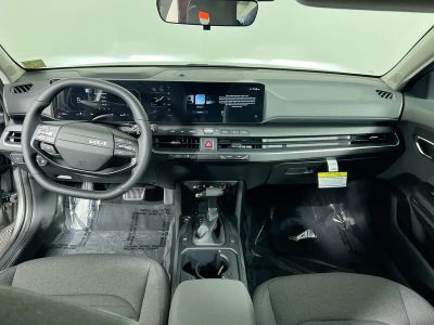 2025 Kia K4 — photo 30 view