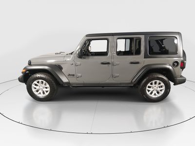 2023 Jeep Wrangler - Photo 4
