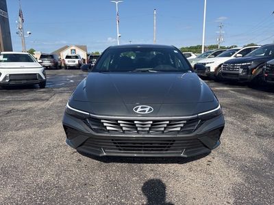 2026 Hyundai Elantra - Photo 2