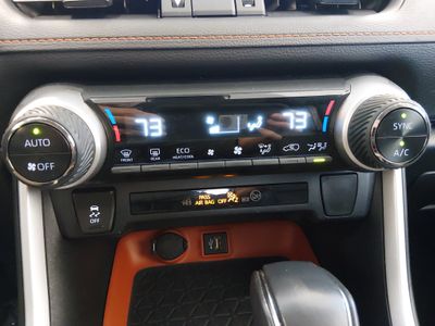 2023 Toyota RAV4 - Photo 18