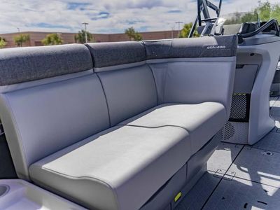 2025 Sea-Doo Switch Cruise 21 - 230 hp Painted - Photo 7