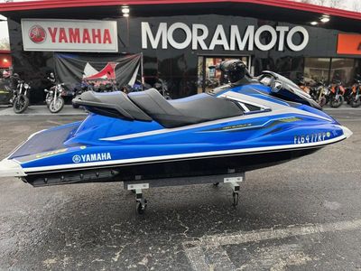 2018 Yamaha WaveRunners VX CRUISER HO-AZURE BLUE/WHITE — front three-quarter view