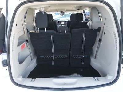 2023 Chrysler Voyager - Photo 11