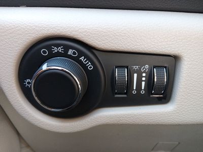 2023 Chrysler Voyager - Photo 13