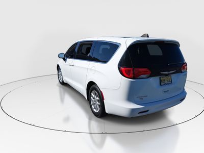 2023 Chrysler Voyager - Photo 5