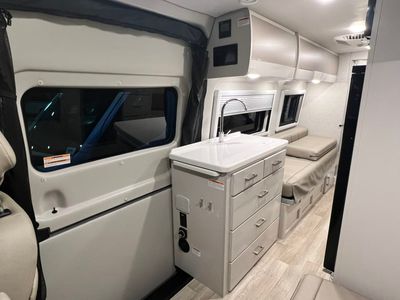 2026 Thor Motor Coach SANCTUARY - Photo 8