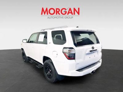 2018 Toyota 4Runner — engine compartment view
