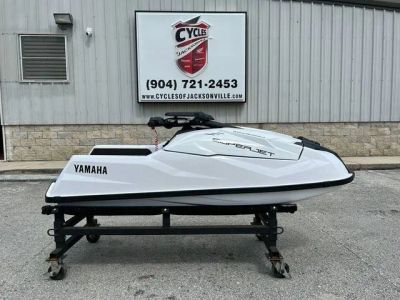 2025 Yamaha SuperJet® — front three-quarter view