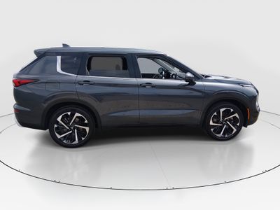 2024 Mitsubishi Outlander - Photo 8