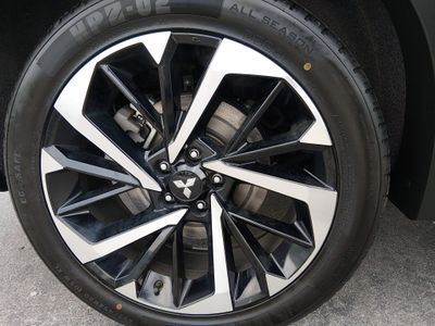 2024 Mitsubishi Outlander - Photo 10