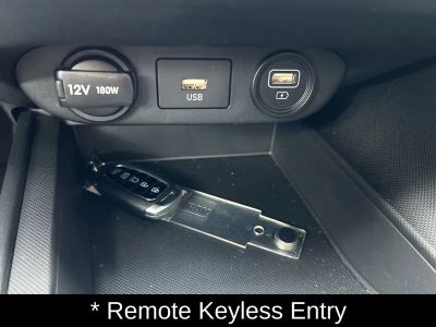 2023 Hyundai Elantra SEL - Photo 23