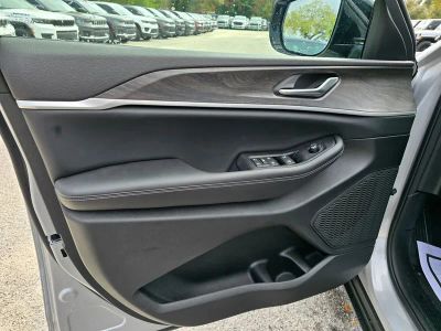 2026 Jeep Grand Cherokee — photo 13 view
