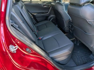 2021 Toyota RAV4 Hybrid - Photo 18