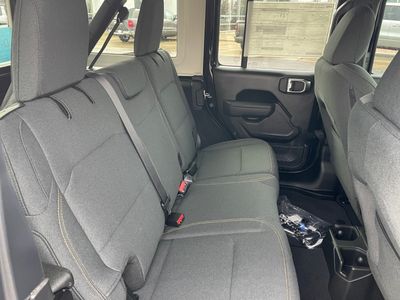 2026 Jeep Wrangler - Photo 6