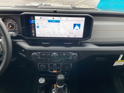 2026 Jeep Wrangler - Photo 14