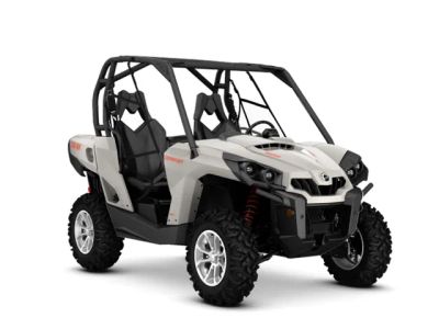 2016 Can-Am® Commander DPS 800R — front three-quarter view