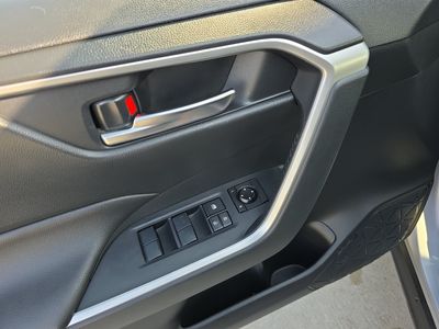 2019 Toyota RAV4 — photo 20 view
