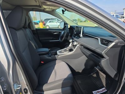 2019 Toyota RAV4 — photo 15 view
