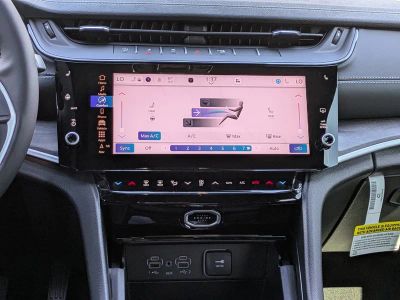 2026 Jeep Grand Cherokee — photo 15 view