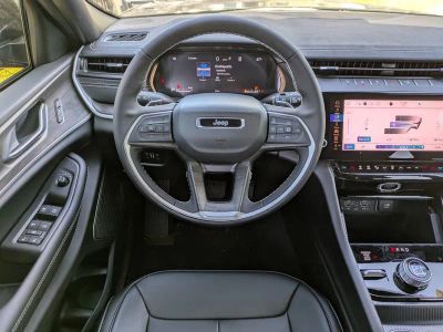 2026 Jeep Grand Cherokee — photo 12 view