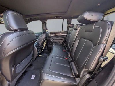 2026 Jeep Grand Cherokee — photo 10 view