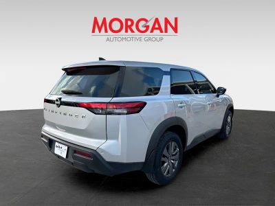 2024 Nissan Pathfinder — photo 8 view