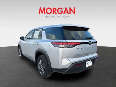 2024 Nissan Pathfinder — engine compartment view