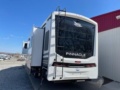 2025 Jayco Pinnacle - Photo 4