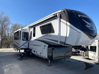 2025 Jayco Pinnacle - Photo 1