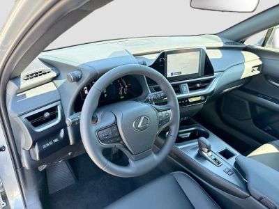 2026 Lexus UX — photo 24 view