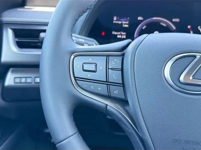 2026 Lexus UX — photo 36 view