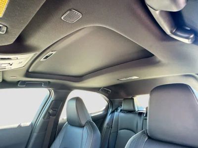 2026 Lexus UX — photo 25 view