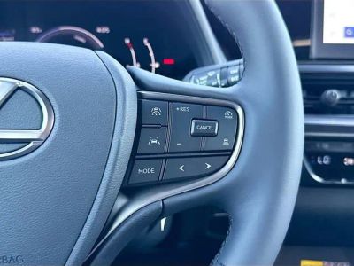 2026 Lexus UX — photo 37 view