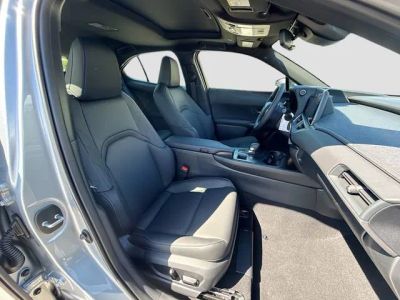 2026 Lexus UX — photo 14 view