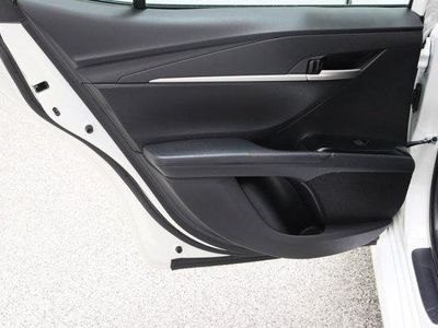 2025 Toyota Camry FWD - Photo 25