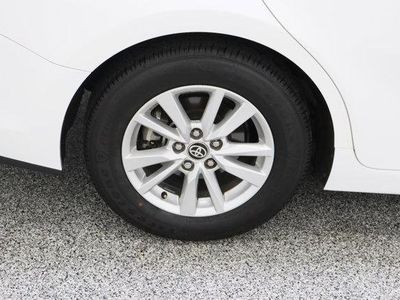 2025 Toyota Camry FWD - Photo 6