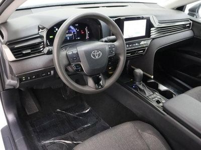 2025 Toyota Camry FWD - Photo 13