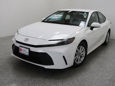 2025 Toyota Camry FWD - Photo 2