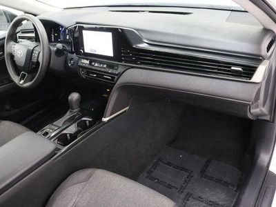 2025 Toyota Camry FWD - Photo 35