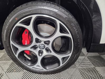 2025 Alfa Romeo Tonale - Photo 10