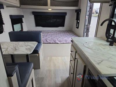 2025 Coachmen RV Remote — photo 18 view